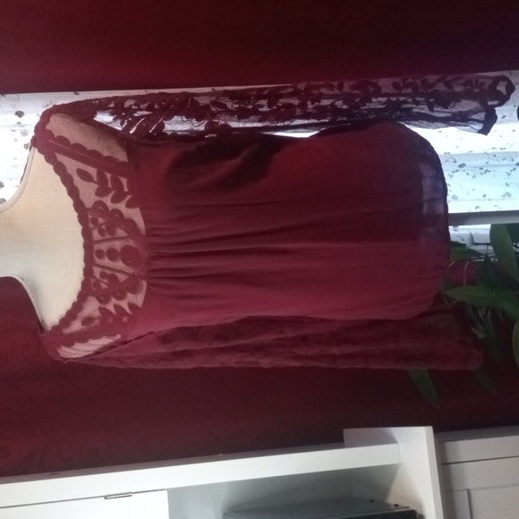 Burgundy & Lace Soft Knit Top by Xhilartion Sz XXL - Picture 3 of 9